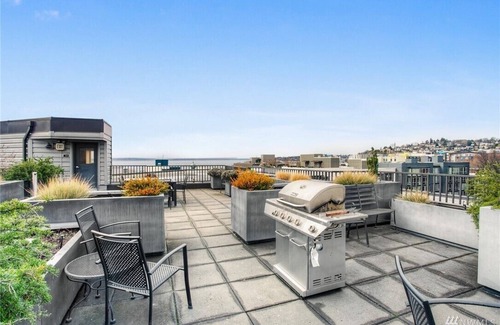 Belltown Condo | Furnished Luxury Condo in downtown Seattle/Lower QueenAnne!