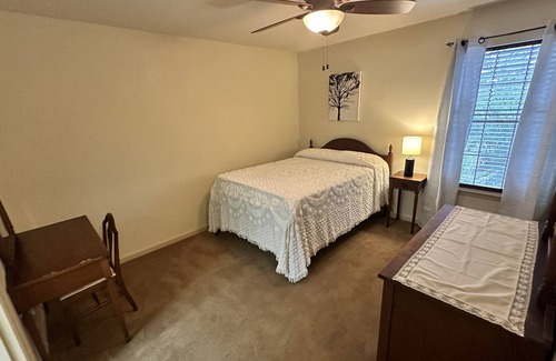 Lafayette Condo | FURNISHED Midtown condo in quiet complex in residential area.