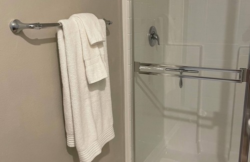 Riverside House | Furnished Monthly Rental – Traveling Nurses, Corporate Housing & Long-Term Stays