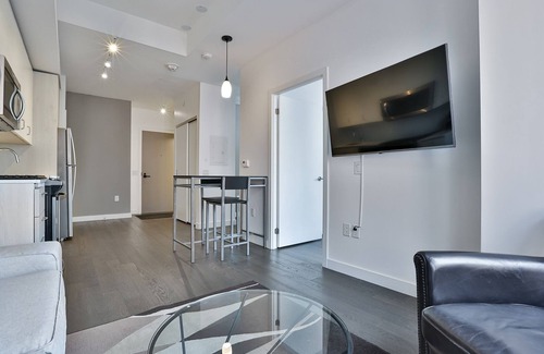 St. Lawrence Apartment | Furnished Monthly Rental - 1 Bdrm 1bath & Office - Pet Friendly