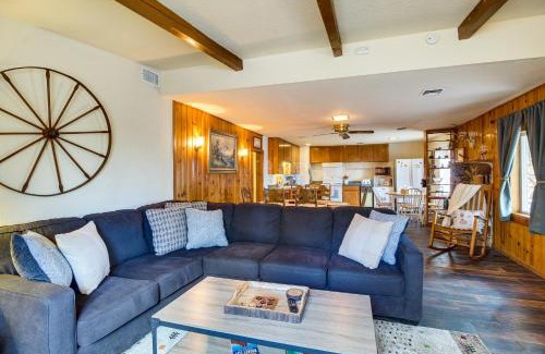 Pinetop-Lakeside House | Furnished Porch and Gas Grill Lakeside Cottage Stay