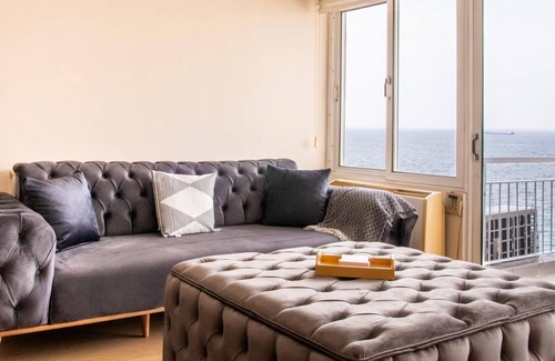 Konak Apartment | Furnished Stylish Sea View Flat in Izmir Konak