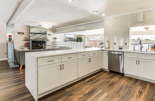 Whitney Beach House | Furnished Sunroom w/TV! Canal-Front Bradenton Gem