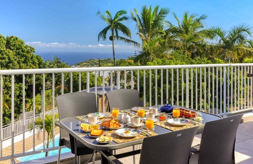 Petite-ÃŽle Apartment | Furnished with pool and ocean view terrace