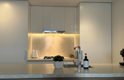 Fortitude Valley Apartment | FV Flatiron Deluxe 2BD Apt+ Infinity Pool+1C