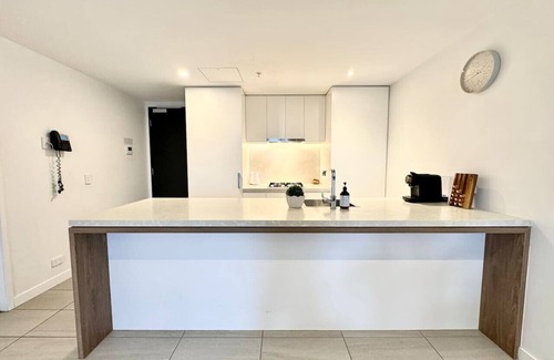 Fortitude Valley Apartment | FV Flatiron Deluxe 2BD Apt+ Infinity Pool+1C