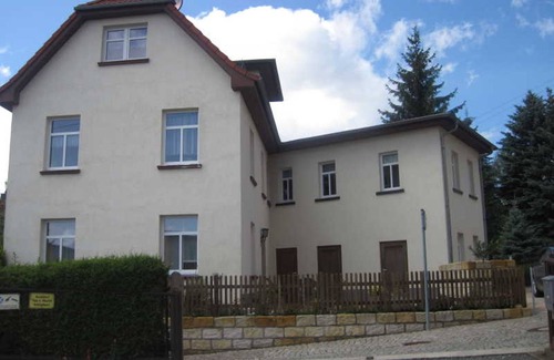 Bad Klosterlausnitz Apartment | FW Pistachio - Guesthouse Gimper