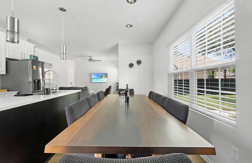 Fort Worth House | FW Retreat Minutes to Stockyards TCU 7th St Hot Tub MiniGolf