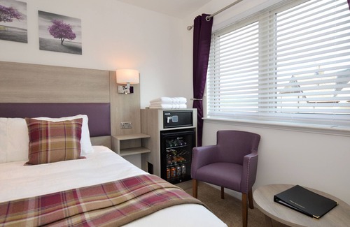 Tighnabruaich Hotel | Fyne Rooms Bute - sleeps 2 guests in 1 bedroom