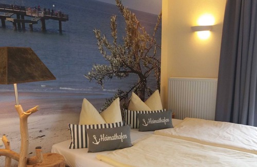 Alt Gaarz Apartment | FZ 10-11 / 2-room holiday room (48m²; 4 pers.) Terrace - bed + bike | B&B | Bicycle rental Ostseeland