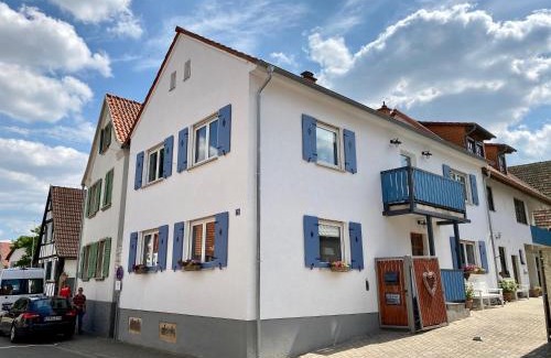 Heuchelheim-Klingen Apartment | Gästehaus Sellemols Ferienwohnung Korbmacher