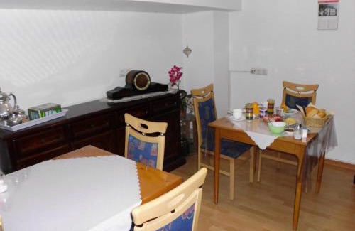 Zell Bed & Breakfast | Gästezimmer Hoffmann