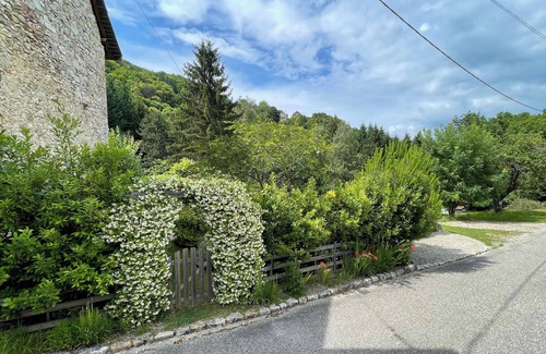 La Chapelle-du-Mont-du-Chat Cottage | Gîte, close to Hautecombe Abbey, Lac du Bourget