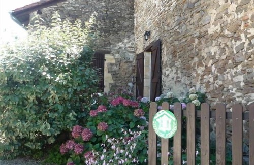Saint-Vincent-du-Pendit House | Gîte à Négral - SAINT VINCENT DU PENDIT