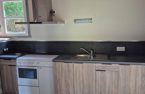 Vic-sur-Cere House | ✨Gîte à la campagne, 4 Pers. Parking✨