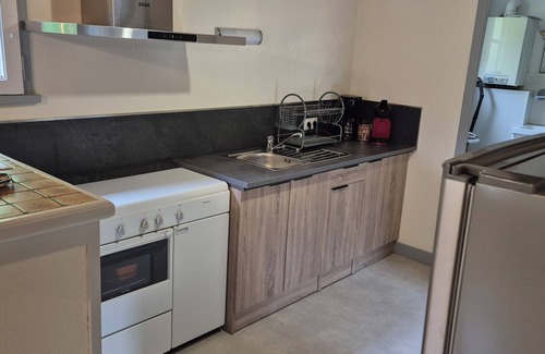 Vic-sur-Cere House | ✨Gîte à la campagne, 4 Pers. Parking✨