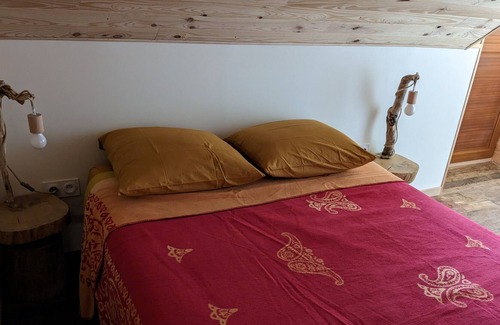 Gennes-sur-Seiche House | Gîte Écologique en Pleine Nature et au Milieu de Ferme Pédagogique et Écologique