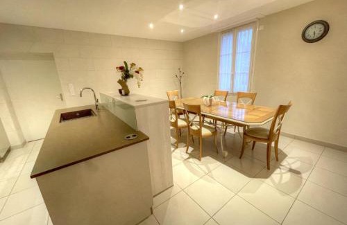 Thesee House | Gîte élégant avec climatisation, jardin et Wi-Fi près des Châteaux et Zoo de Beauval - FR-1-491-453