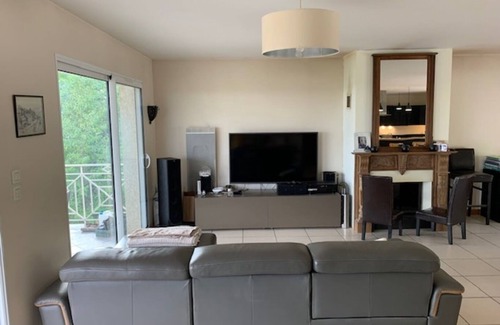 La Roche-Vineuse House | Gîte 15 persons