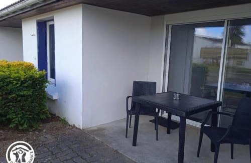 Saint-Michel-en-l'Herm House | Gîte 2 pers. proche plages et Marais Poitevin, terrasse couverte, tout inclus - FR-1-426-551