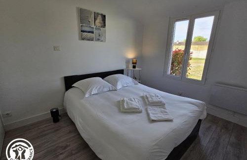 Saint-Michel-en-l'Herm House | Gîte 2 pers. proche plages et Marais Poitevin, terrasse couverte, tout inclus - FR-1-426-551