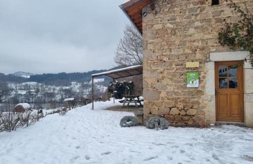 Les Salles House | Gîte 6 pers. avec cheminée, terrasse et animaux admis - FR-1-496-61