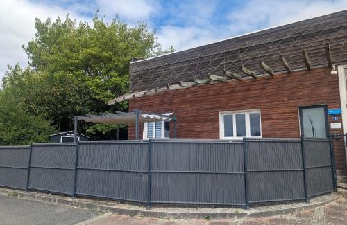 Peigney House | Gîte 80m² au bord du lac, calme, animaux admis - FR-1-611-116