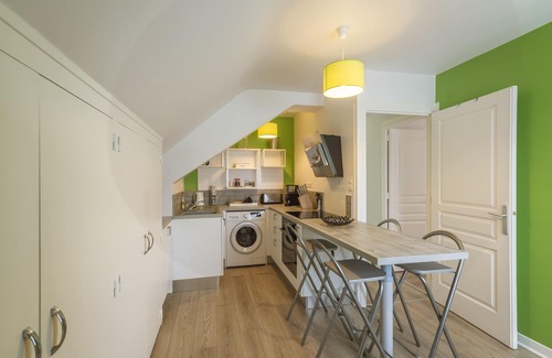 Loches Cottage | Gîte-Agnés Sorel-Superior-Ensuite-Balcony