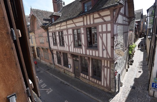 Old Town Apartment | Gîte Apartment in Troyes city center