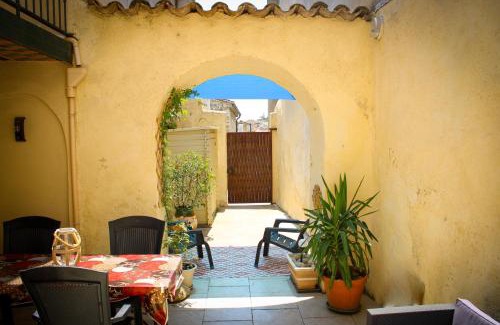 Argeliers House | Gîte atypique dans une maison du 18ème siècle