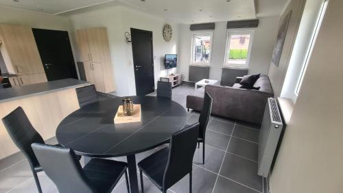 Anhée House | Gîte au 14 - au calme avec jardin , proche de Dinant