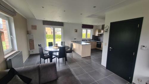 Anhée House | Gîte au 14 - au calme avec jardin , proche de Dinant