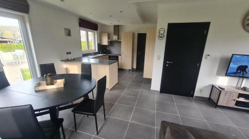 Anhée House | Gîte au 14 - au calme avec jardin , proche de Dinant