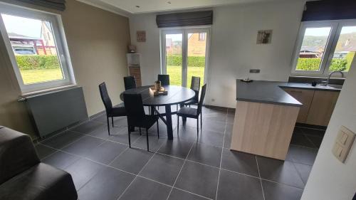 Anhée House | Gîte au 14 - au calme avec jardin , proche de Dinant