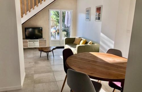 Lugon-et-l'ile-du-Carney Apartment | Gîte au calme entre Saint Emilion et Bordeaux