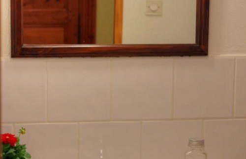 Sauvain House | Gîte Authentique avec Cheminée et Jardin à Sauvain - FR-1-496-315