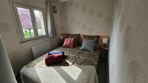 Savigny-en-Veron House | Gîte Aux-Enverons