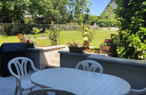 Ceyzerieu House | Gîte " Aux Portes Du Marais " 4/5 Personnes 3 *