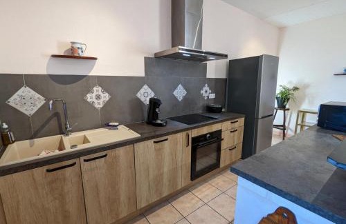 Cherves-Richemont House | Gîte avec 3 chambres, jardin privatif, 12 vélos, proche de Cognac - FR-1-653-205