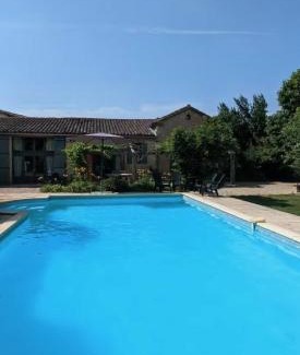 Graulhet House | Gîte avec piscine - La Sacristie