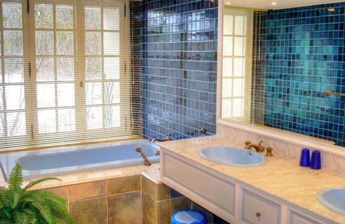 Avrille-les-Ponceaux House | Gîte Avrillé-les-Ponceaux, 5 pièces, 10 personnes - FR-1-381-172