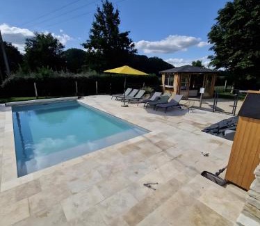 Soucelles House | Gîte Bellarca avec piscine et spa