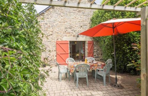 Guemene-Penfao House | Gîte calme avec jardin clos, équipements complets et activités sur place à Callac - FR-1-306-1130