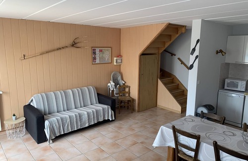 Saint-Denis Apartment | Gîte Caramolle, St Denis, Gard, Cévennes, 2 bedrooms, swimming pool, nature