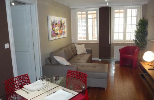 Historic Center Apartment | Gîte Cathédrale Waldner de Freundstein Label "Clévacances"