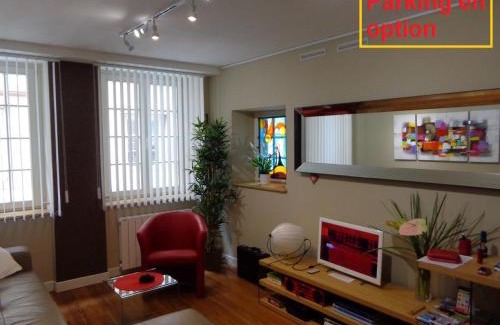 Historic Center Apartment | Gîte Cathédrale Waldner de Freundstein Label "Clévacances"