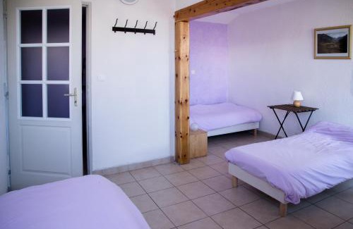 Chateau-Ville-Vieille Hotel | Gîte Chalet La Vie Sauvage