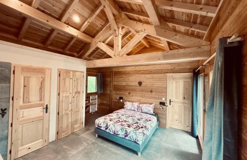 Chateau-Ville-Vieille Hotel | Gîte Chalet La Vie Sauvage