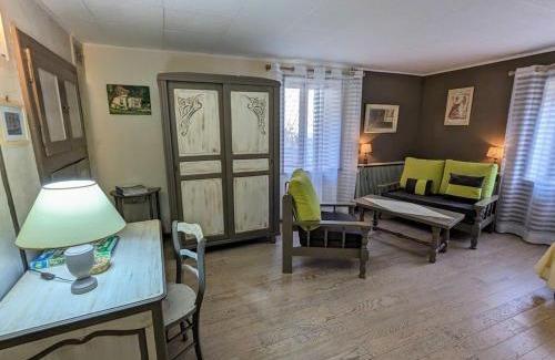Le Syndicat Apartment | Gîte chaleureux en pleine nature avec terrasse, idéal pour randonnées et vététistes, proche de Gérardmer - FR-1-589-125