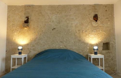 Charroux House | Gîte charmant à Charroux avec piscine et terrasse privative - FR-1-489-394